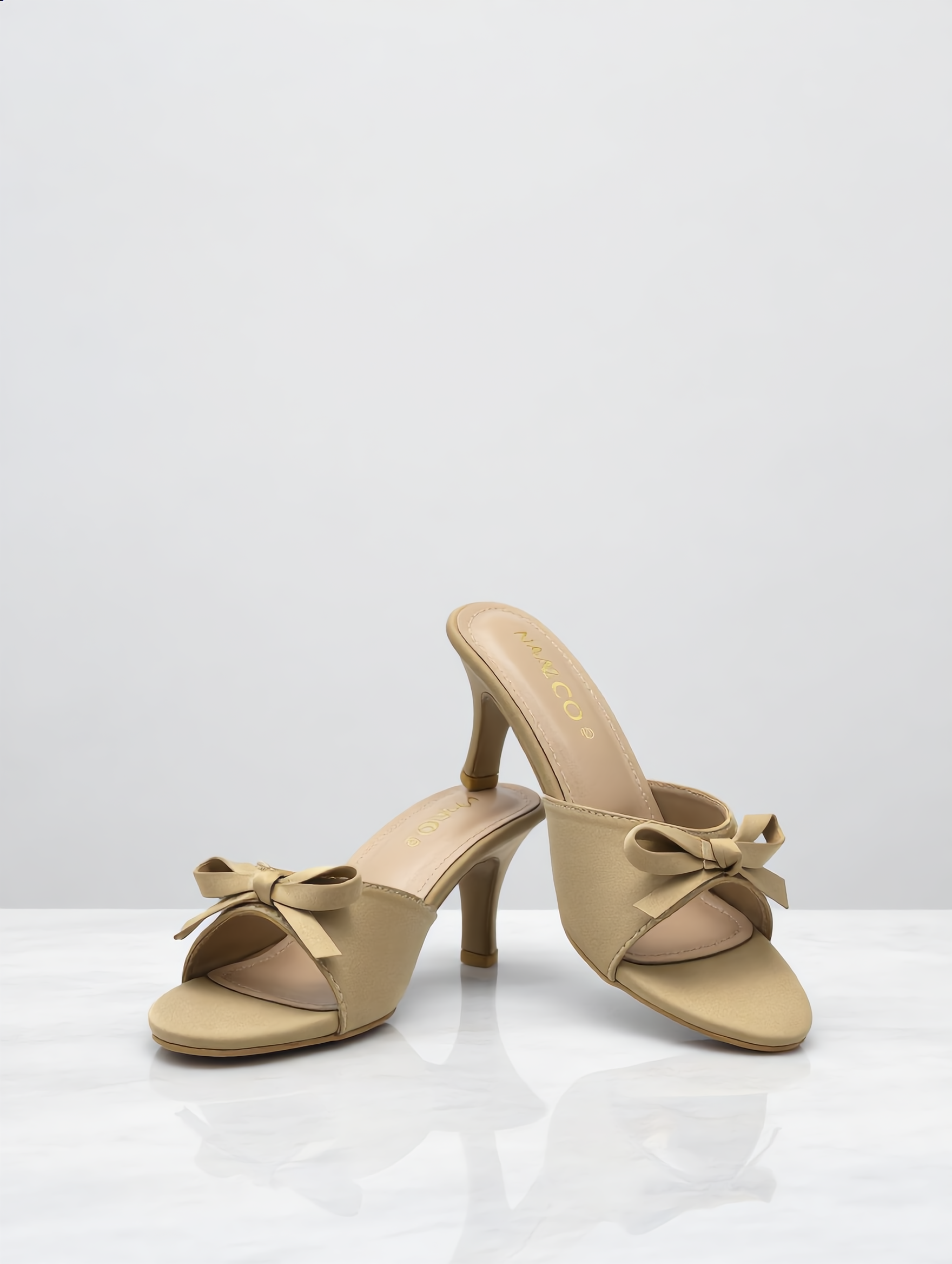The Alara Mesh Mule - Sand beige